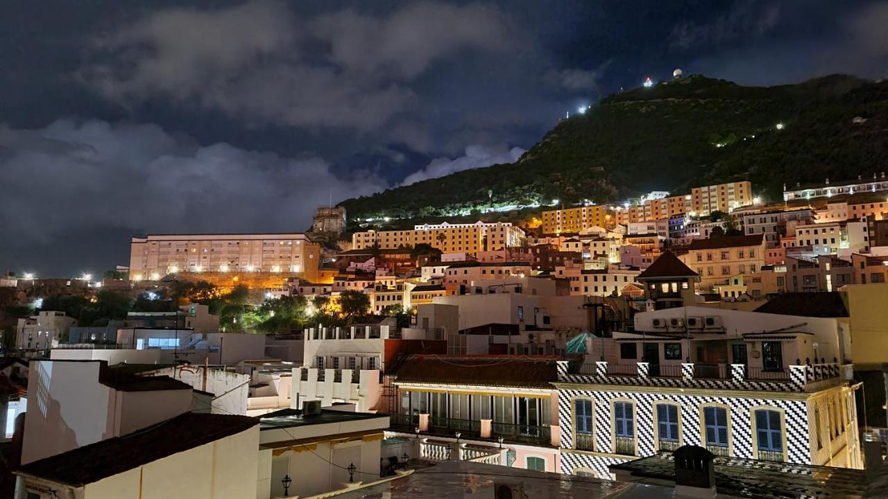 Gibraltar Town Centre Flat With Roof Terrace Apartment Bagian luar foto