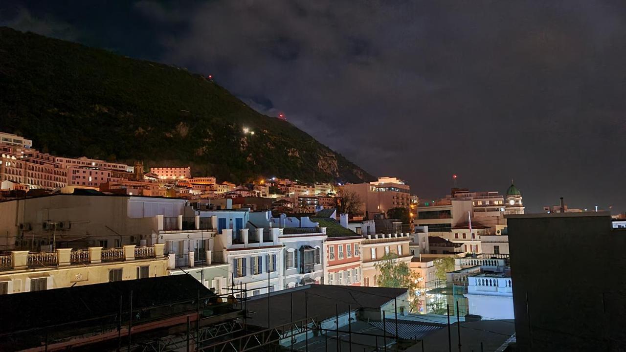Gibraltar Town Centre Flat With Roof Terrace Apartment Bagian luar foto